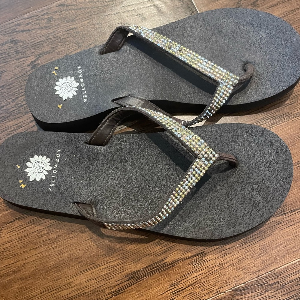 Yellow box flip flops. Size 9